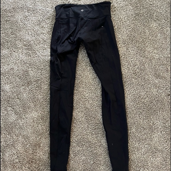 Black lululemon leggings size 6 - Picture 2 of 4
